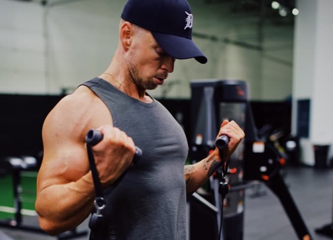Best Short Head Bicep Exercises for a Wider Peak